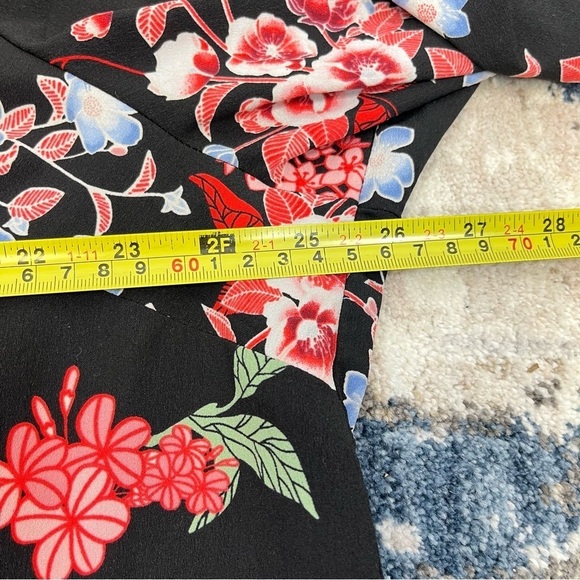 2/$25 Lane Bryant Black Floral Business Casual Lightweight Tie Front Blouse 18 - Picture 8 of 12